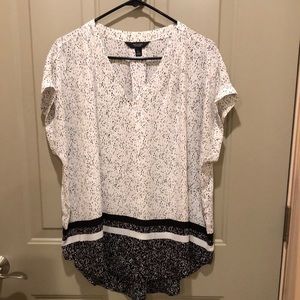 Simply Vera Vera Wang v-neck blouse